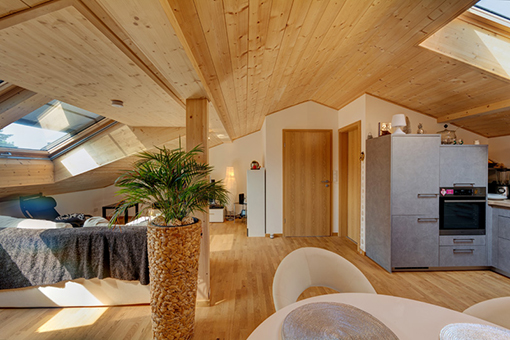 Wohnraumgewinnung durch Dachausbau realisiert durch die Zimmerei Sebastian Haindl GmbH