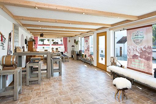 Wohnen und Arbeiten unter einem Dach nach der Modernisierung realisiert durch die Zimmerei Hauser GmbH & Co. KG
