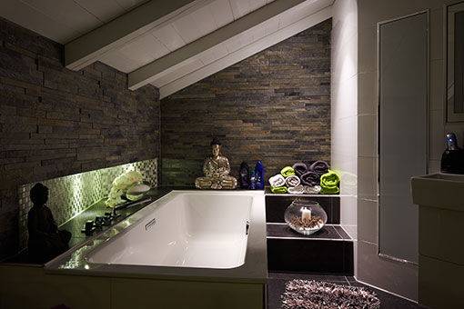 Das Highlight die Lichtinstallation im ausgebauten Badezimmer - Protze Holzbau e. Kfm.
