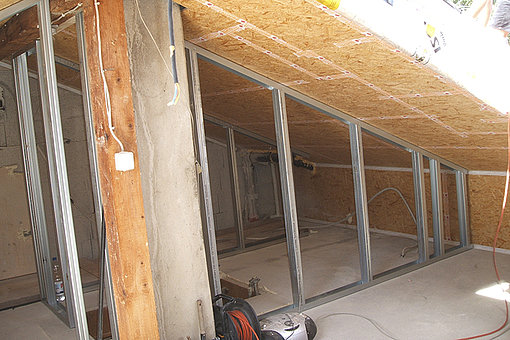 Während der Sanierung: Unterm Dach entstehen neue zusätzliche Räume