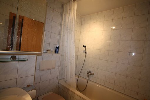 Bad, Badezimmer vor der Modernisierung, Wohnraummodernisierung, Andreas Haßlacher e.K.