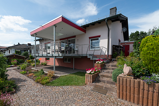Ein neue Terrasse umgesetzt von der Kaiser Holzbau GmbH